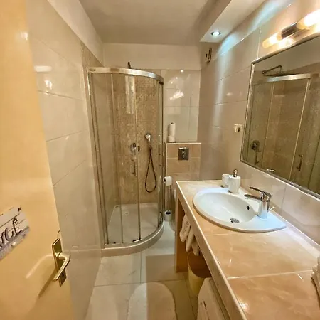 Ginna Apartman *